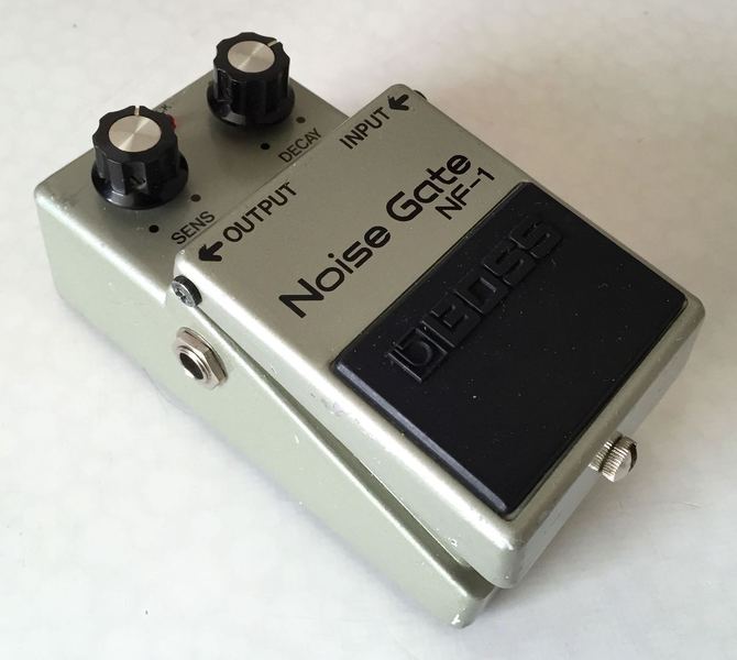 BOSS DS-1 (Distortion) NF-1(Noise Gate)-